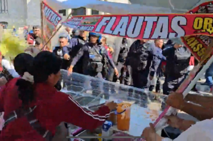 Comerciantes agreden a autoridades durante operativo en la Alameda Central