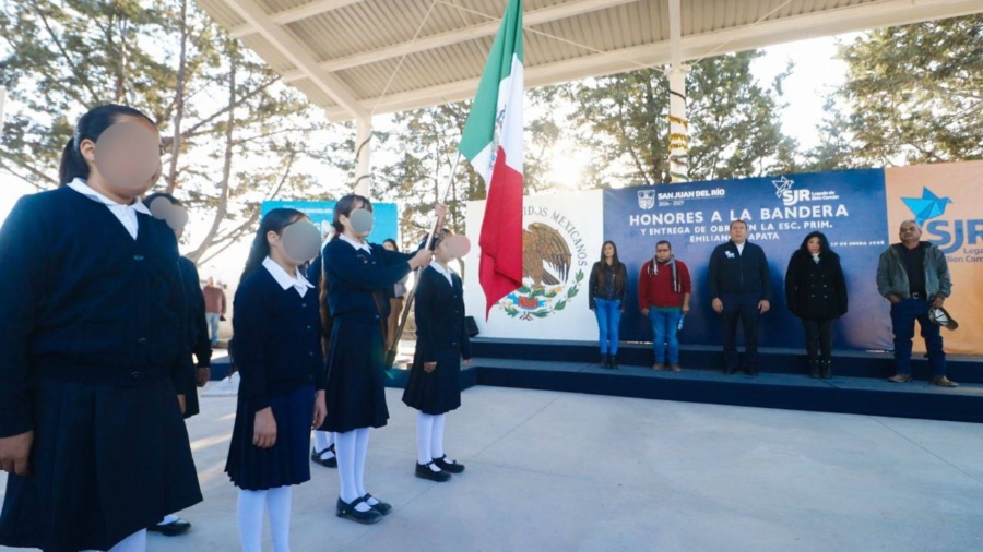 Roberto Cabrera entrega techumbre en primaria Emiliano Zapata y reafirma compromiso con la educación en San Juan del Río
