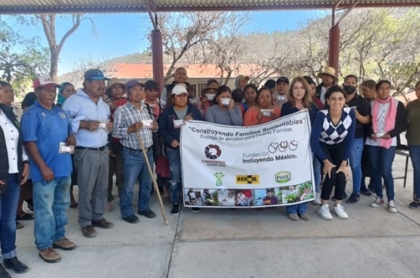 Impulsan autosuficiencia alimentaria en 650 familias rurales de Querétaro