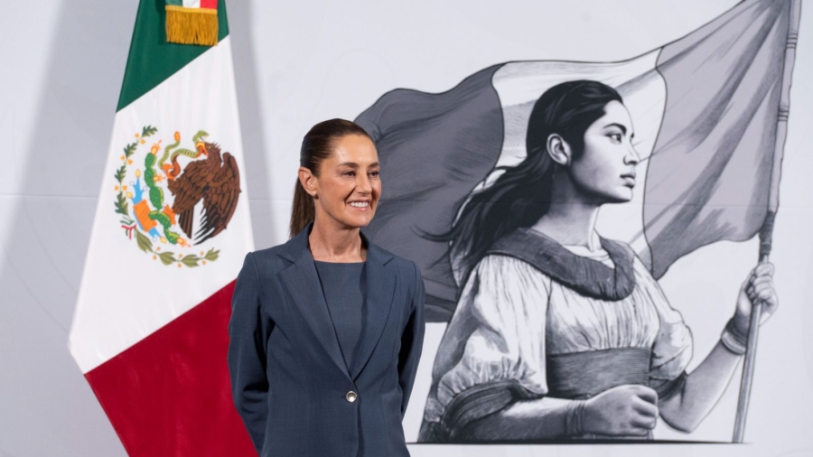 Claudia Sheinbaum lanza Red Nacional de Tejedoras de la Patria y 678 Centros LIBRE para proteger a mujeres en México