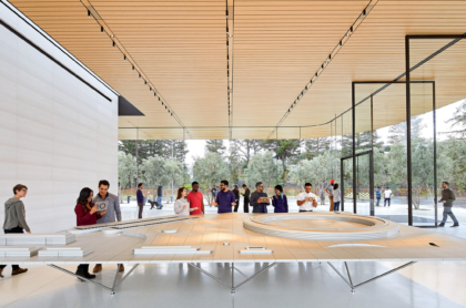 Apple planea fabricar parte de sus iPhones del 20° aniversario en India y lanza su modelo plegable: ¿el inicio del fin de su dependencia de China?