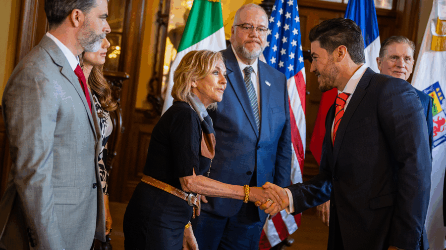Nuevo León fortalece lazos comerciales con Texas: Samuel García recibe a delegación del TBLC en Palacio de Gobierno