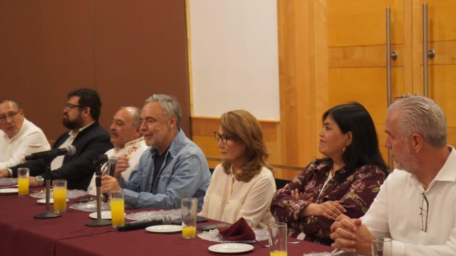 Ramírez Cuéllar reconoce a empresarios Queretanos