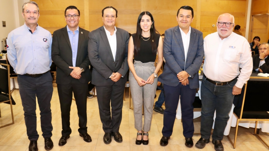 Liliana San Martín dialoga con el Clúster de Plásticos sobre retos laborales y desarrollo industrial en Querétaro