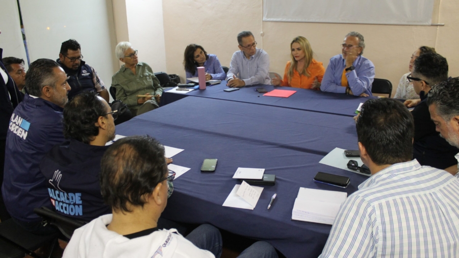 Paulina Aguado atiende denuncias ciudadanas en Villas del Mesón, Juriquilla