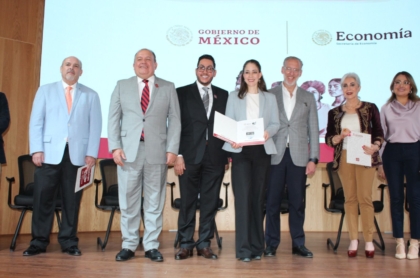 Querétaro impulsa el orgullo nacional: empresas reciben distintivo “Hecho en México”