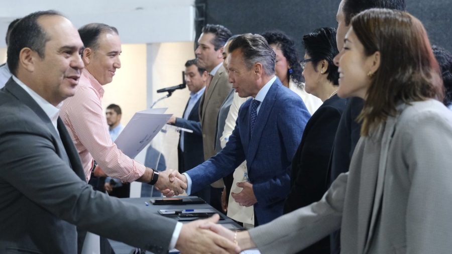 Jalisco entrega Distintivo Pro Integridad a 120 empresas; busca certificar 500 este año