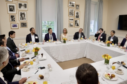 Kuri estrecha lazos con inversionistas internacionales en Nueva York