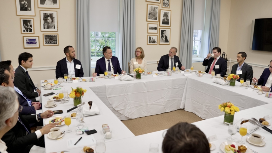 Kuri estrecha lazos con inversionistas internacionales en Nueva York