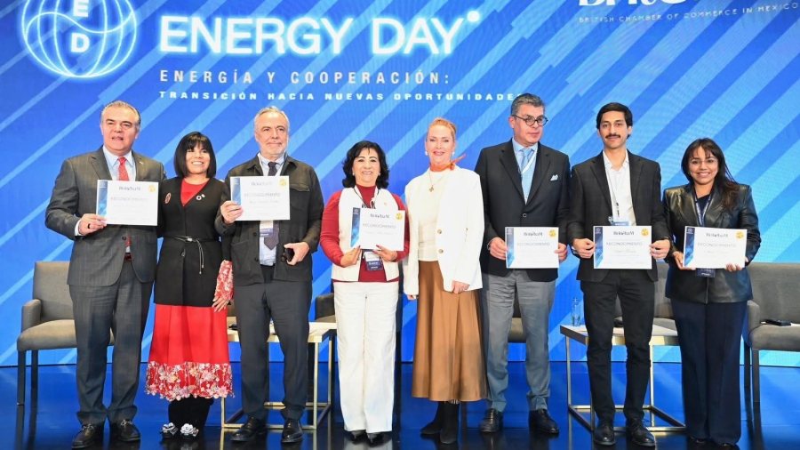 Senadora Bety Robles impulsa desde el Senado una transformación energética con justicia social y sostenibilidad