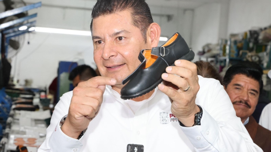 Puebla impulsa la industria del calzado con modelo inclusivo y desarrollo regional para 2026