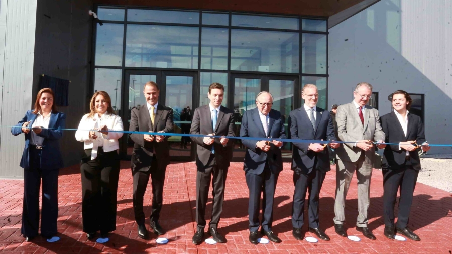 Abbott inaugura planta de electrofisiología en Querétaro con inversión de 200 millones de dólares