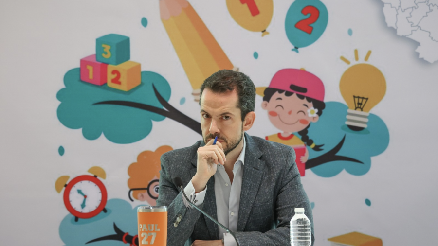 Esconder iniciativas no fortalece al Congreso: Paul Ospital exige debate abierto y sin rezagos