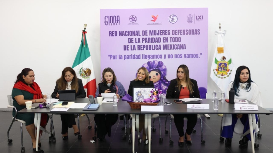 «Por la paridad llegamos y no nos vamos»: Colectivas feministas marcan agenda legislativa en el Congreso de Querétaro