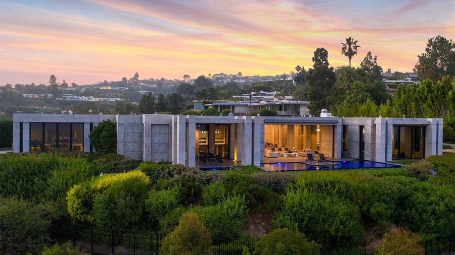 Minimalismo y Poder: La Residencia Brutalista de James Jannard en Beverly Hills redefine el Ultra Luj