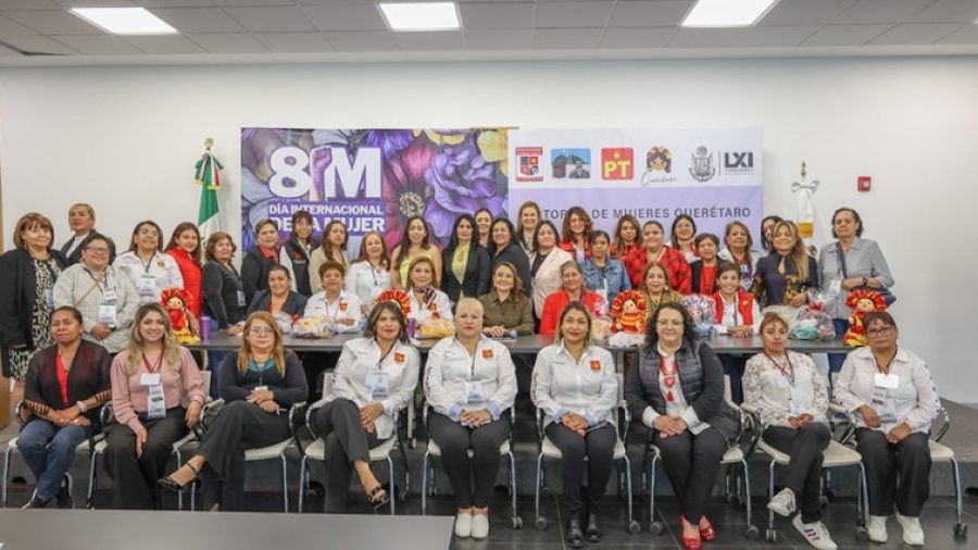 La «izquierda con visión de mujer»: Claudia Díaz Gayou encabeza cumbre feminista del PT en Querétaro