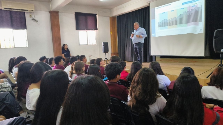 Inicia renovación de la Tarifa Unidos de AMEQ: Estudiantes pagarán $2 pesos en Qrobus
