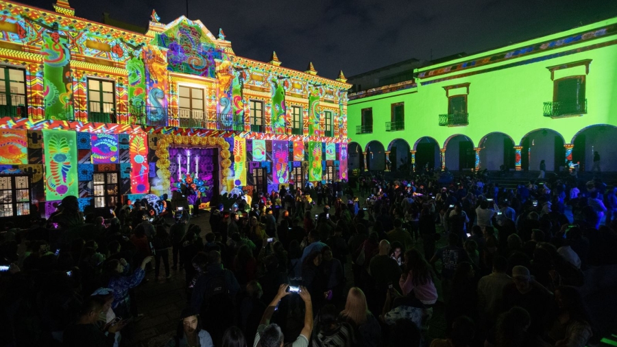 Puebla brilla a nivel nacional: Festival GLOW México atrae a casi 300 mil personas en su primer fin de semana