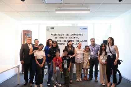 Niñez queretana imagina un mundo sin pantallas: Leonor Mejía premia a ganadores del concurso “Mi vida sin celular”