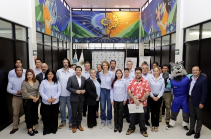 Arte y ciencia se encuentran: Inauguran el mural «Convergencia» de Daniel Rosas «Maze» en la UTC