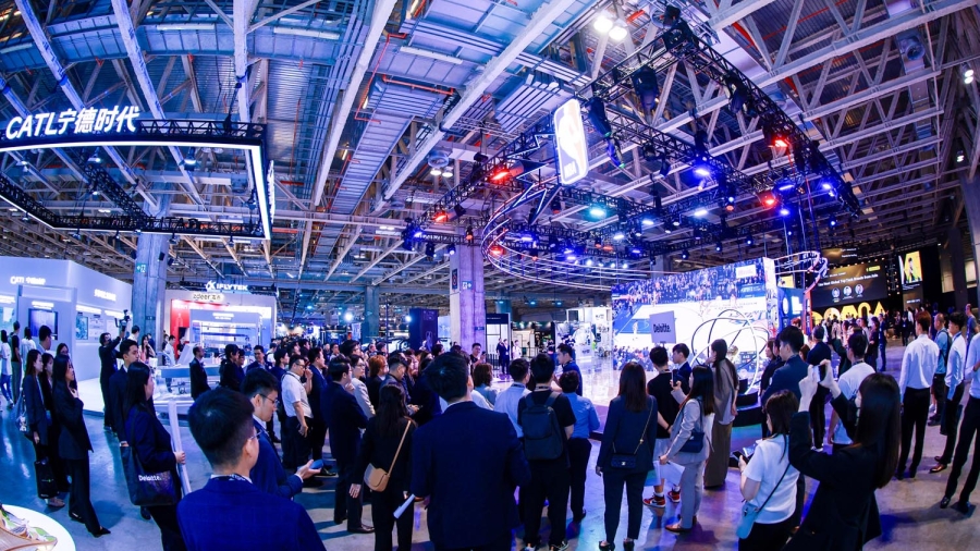 El fin de la IA teórica: Lenovo apuesta por startups que conviertan la Inteligencia Artificial en productos de consumo real