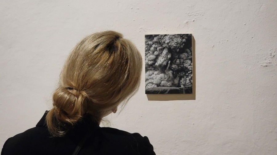 Del muro al lienzo: Dorian FitzGerald trae la mística de «Meghalayan» al Museo de la Ciudad