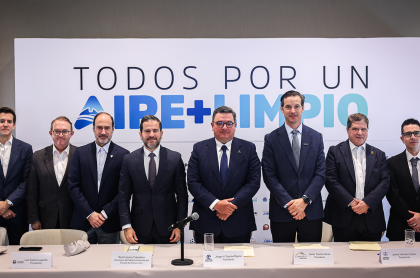 Respiro para Nuevo León: Medio Ambiente y empresarios presumen resultados históricos del pacto «Todos Por Un Aire + Limpio»