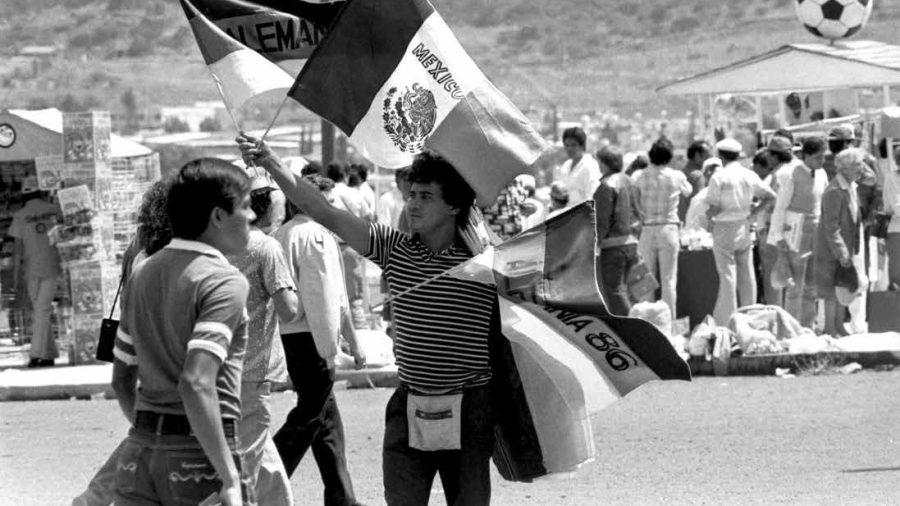 Rescatadas de un bazar: Querétaro revive la nostalgia de México 86 con la exposición «Vida y Futbol»