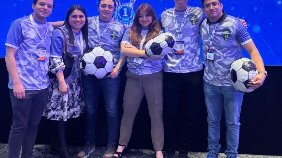Talento queretano en la cima: Residentes del Hospital General vencen a la élite nacional y ganan el Mundial de Ortopedia