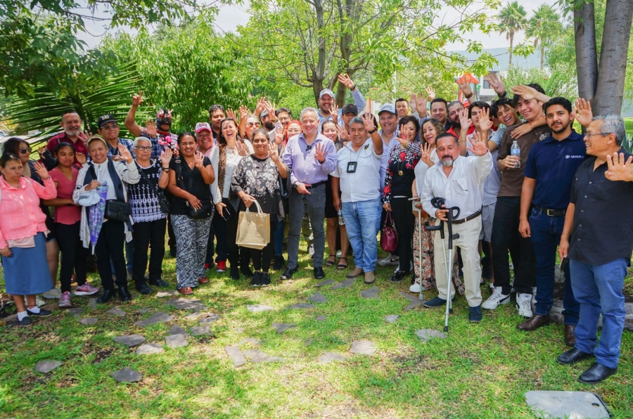 Vecinos de El Refugio exponen ante Santiago Nieto el costo de crecer más rápido que los servicios