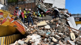 Sismo de 7.4 deja al menos 169 muertos; continúan los rescates