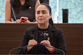 La diputada Teresa Calzada Rovirosa en su posicionamiento durante la discusión del ditamende identidad de Género en el Congreso de Querétaro