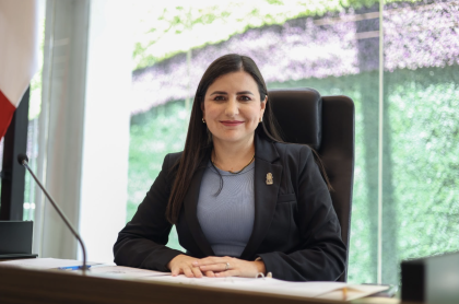 La Diputada Leonor Mejia en la Mesa Directiva del Congreso de Querétaro