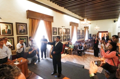 Cabildo avala a Miguel Jiménez; el gobierno omite razones y metas del relevo