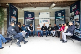 Roberto Cabrera en dialogo con ciudadanos de Nuevo San Isidro que le reclaman los malos manejos de su administración